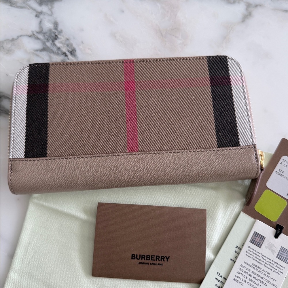 Burberry Check LG Ziparound Wallet Chestnut Beige Leather 80845191  NEW
